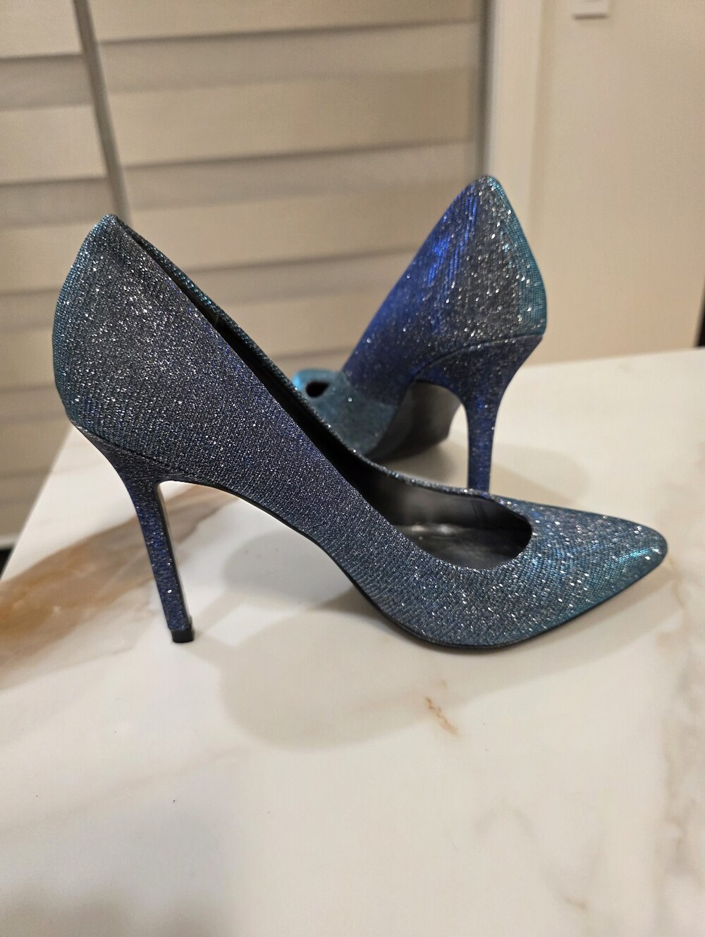 Alesya Vera Pelle Glittery Blue Pointed Toe Stiletto Pumps Eur 37 Or US 6.5